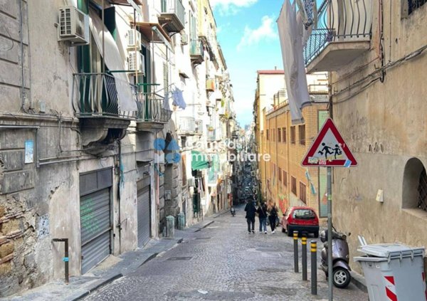 appartamento in vendita a Napoli in zona Montecalvario