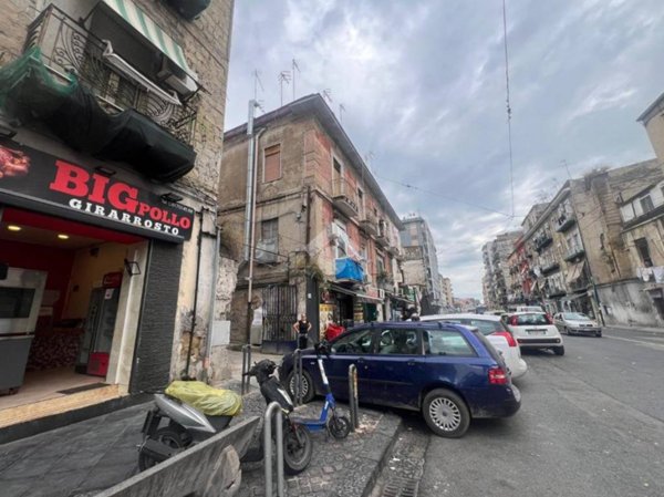 monolocale in vendita a Napoli in zona San Carlo all'Arena