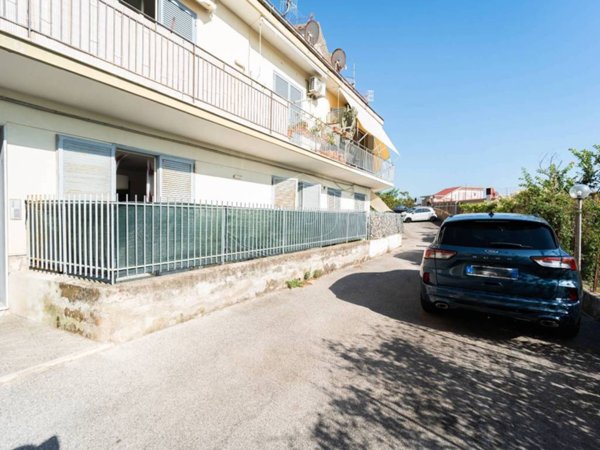appartamento in vendita a Napoli in zona Bagnoli