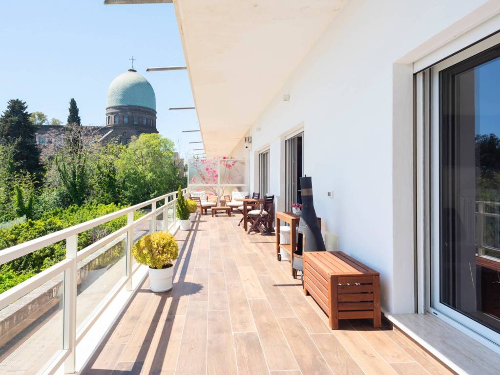 appartamento in vendita a Napoli in zona Posillipo