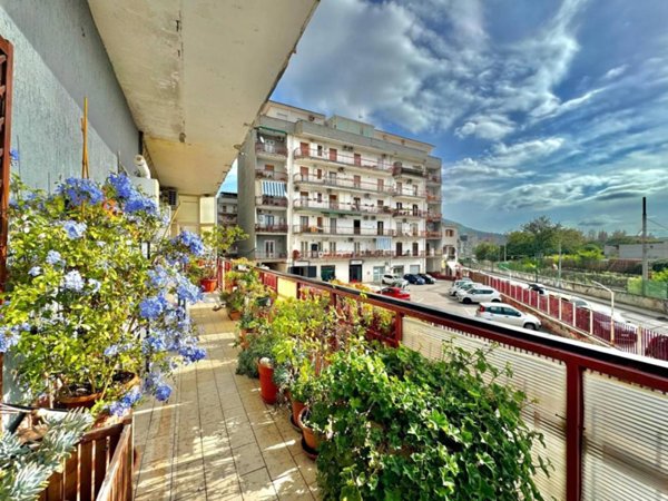 appartamento in vendita a Napoli in zona Pianura