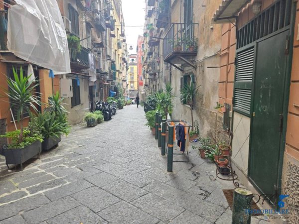 appartamento in vendita a Napoli in zona Avvocata
