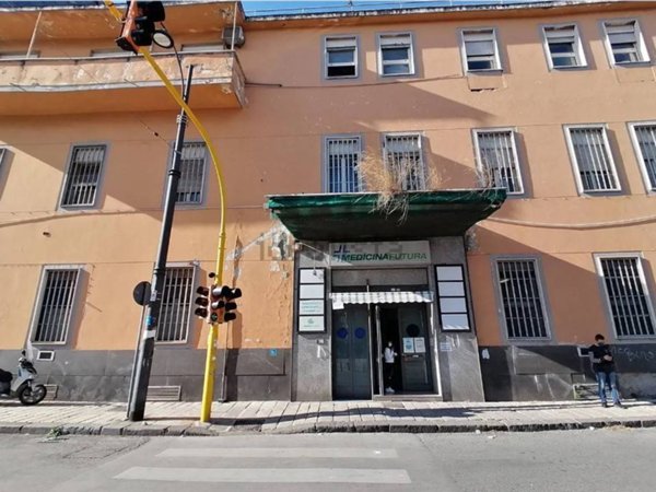 intera palazzina in vendita a Napoli in zona Zona Industriale-Ferrovia