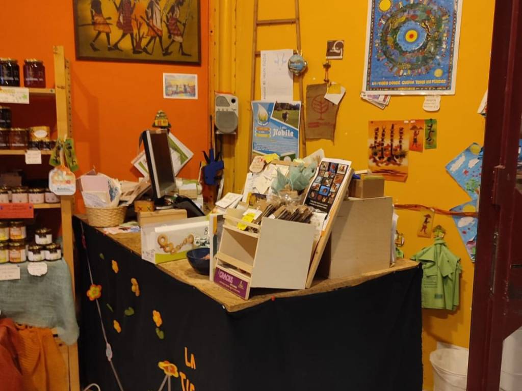 negozio in vendita a Napoli in zona Vomero