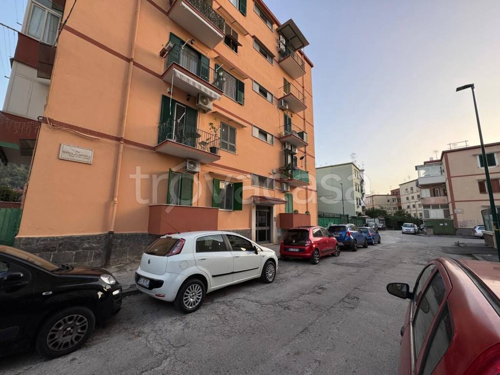 appartamento in vendita a Napoli in zona Bagnoli