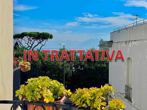 appartamento in vendita a Napoli in zona Posillipo