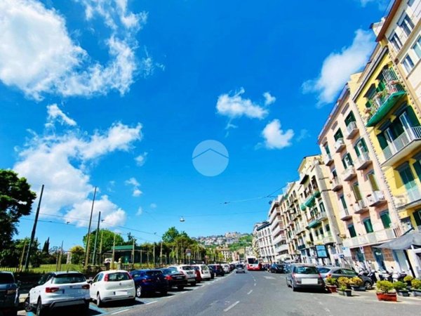 appartamento in vendita a Napoli in zona Chiaia