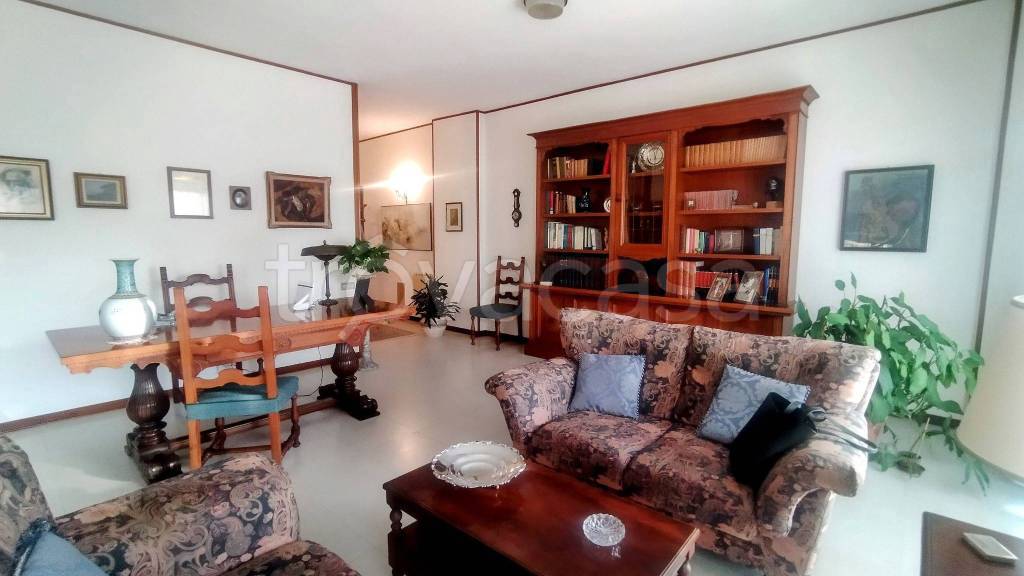 appartamento in vendita a Napoli in zona Capodimonte / Colli Aminei