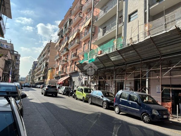 appartamento in vendita a Napoli in zona San Carlo all'Arena