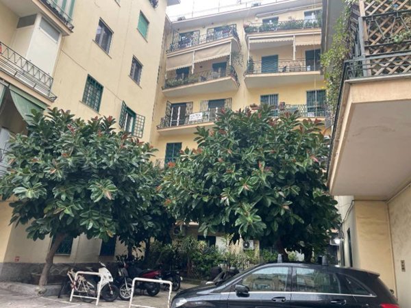 appartamento in vendita a Napoli in zona Chiaia