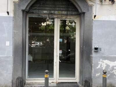 negozio in vendita a Napoli in zona Chiaia