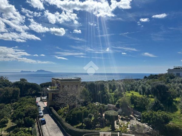 appartamento in vendita a Napoli in zona Posillipo