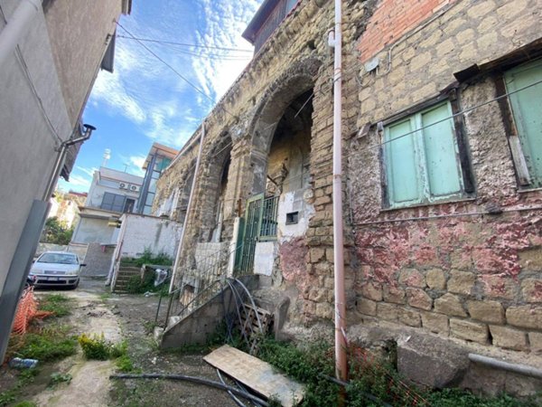 appartamento in vendita a Napoli in zona Barra