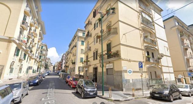 negozio in vendita a Napoli in zona Vomero