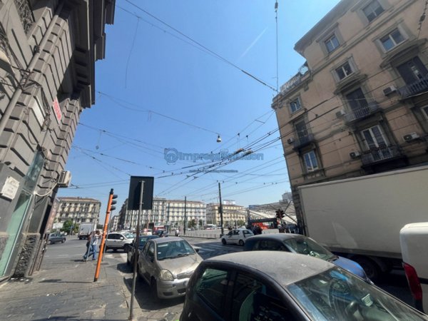 negozio in vendita a Napoli in zona Pendino / San Giuseppe