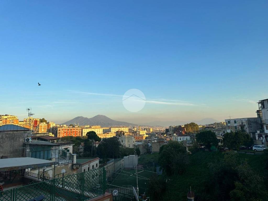 appartamento in vendita a Napoli in zona Stella