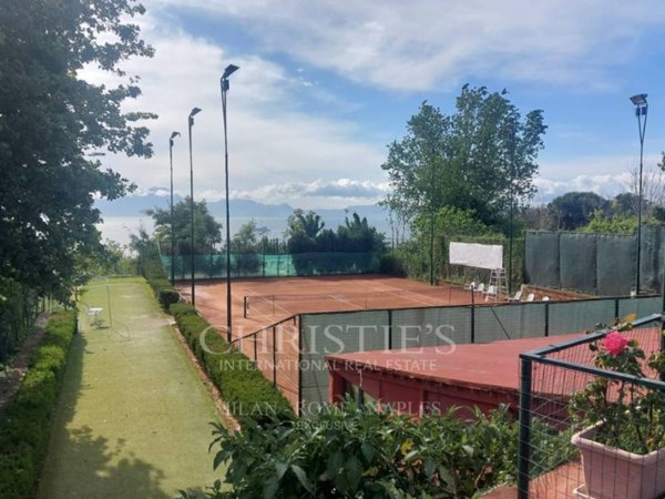 negozio in vendita a Napoli in zona Posillipo