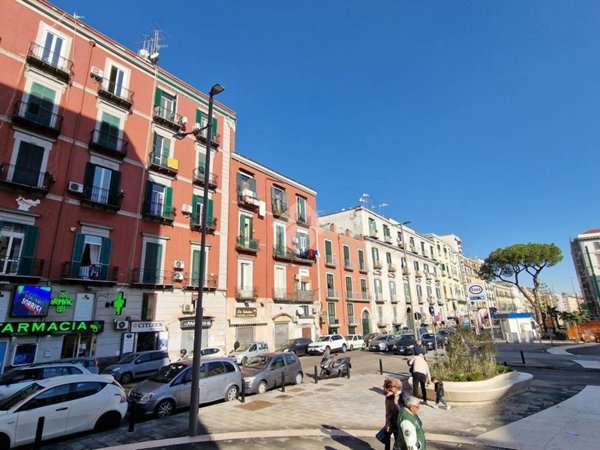 appartamento in vendita a Napoli in zona Chiaia