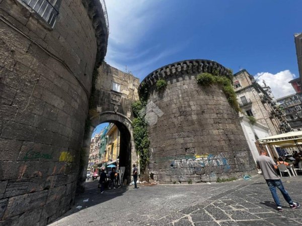 negozio in vendita a Napoli in zona Mercato