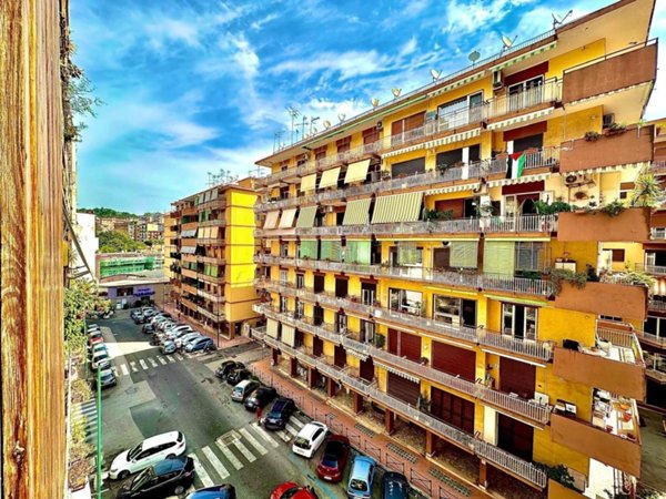 appartamento in vendita a Napoli in zona Vomero
