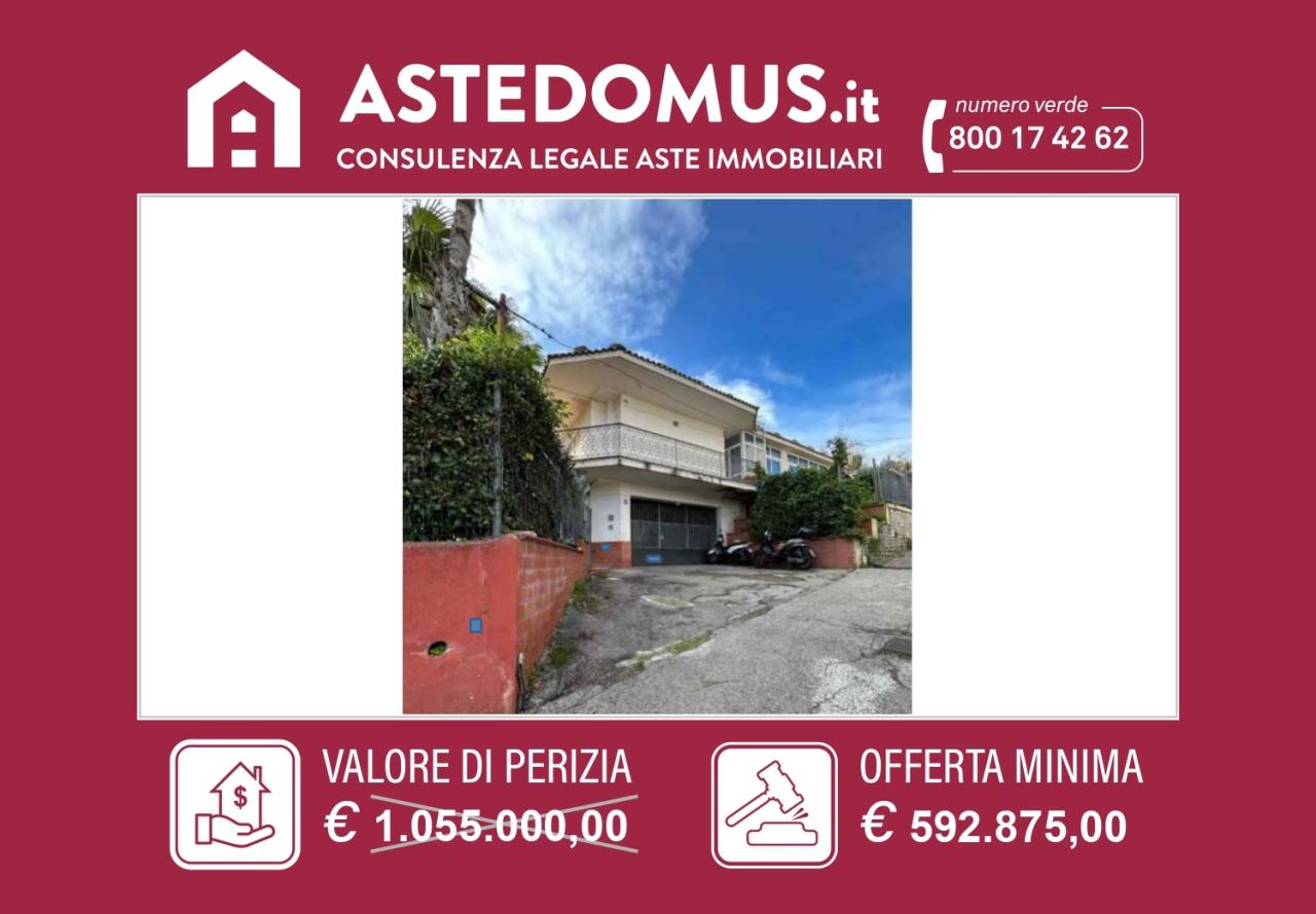 casa indipendente in vendita a Napoli in zona Mercato