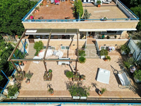 appartamento in vendita a Napoli in zona Posillipo