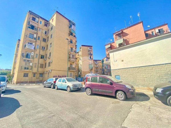 appartamento in vendita a Napoli in zona Bagnoli