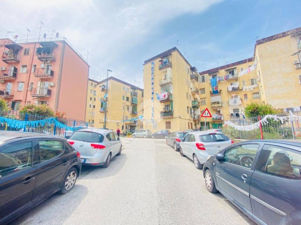 appartamento in vendita a Napoli in zona Fuorigrotta