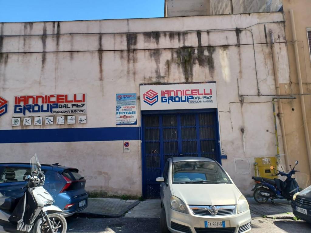 negozio in vendita a Napoli