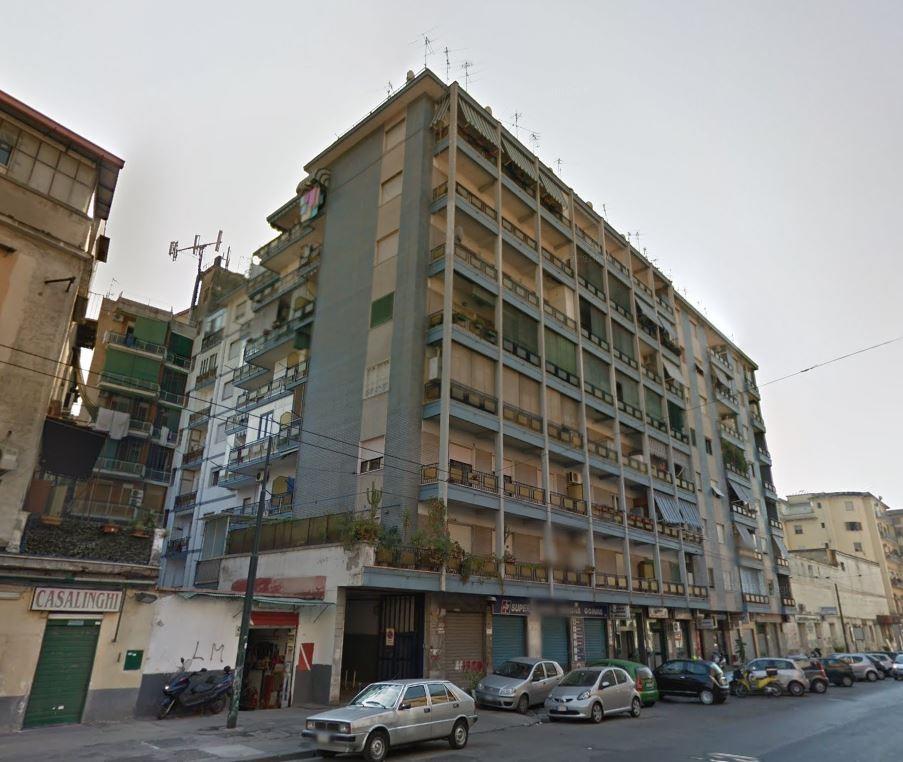 appartamento in vendita a Napoli in zona San Carlo all'Arena