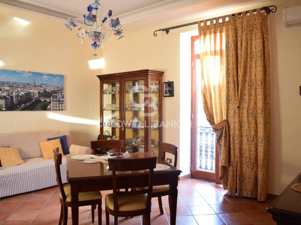 appartamento in vendita a Napoli in zona San Lorenzo