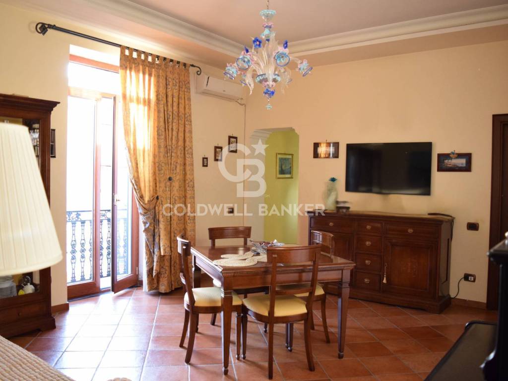 appartamento in vendita a Napoli in zona San Lorenzo