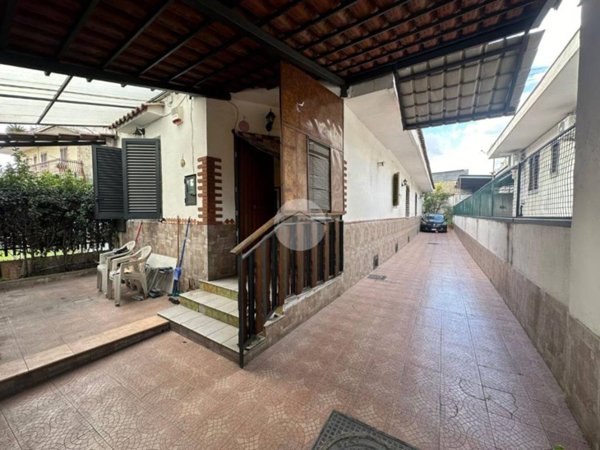 appartamento in vendita a Napoli in zona Ponticelli