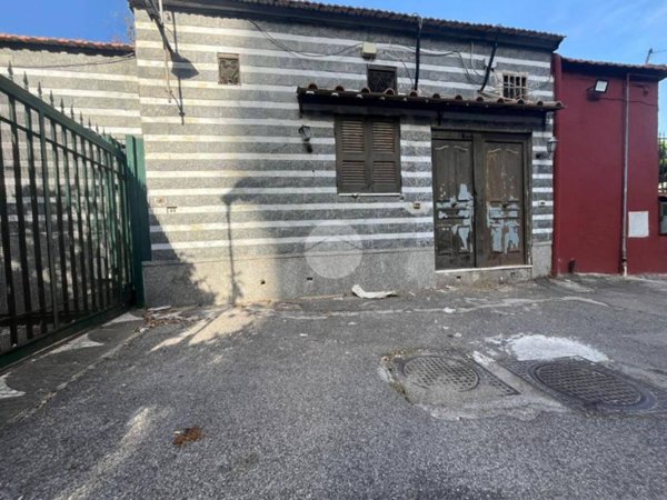 appartamento in vendita a Napoli in zona Pianura