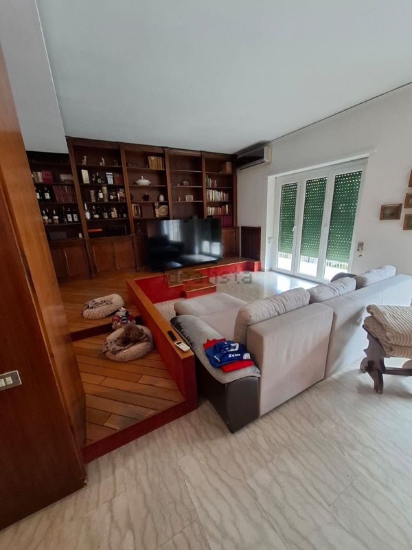 appartamento in vendita a Napoli in zona Vomero