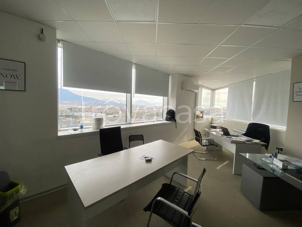 ufficio in vendita a Napoli in zona Poggioreale