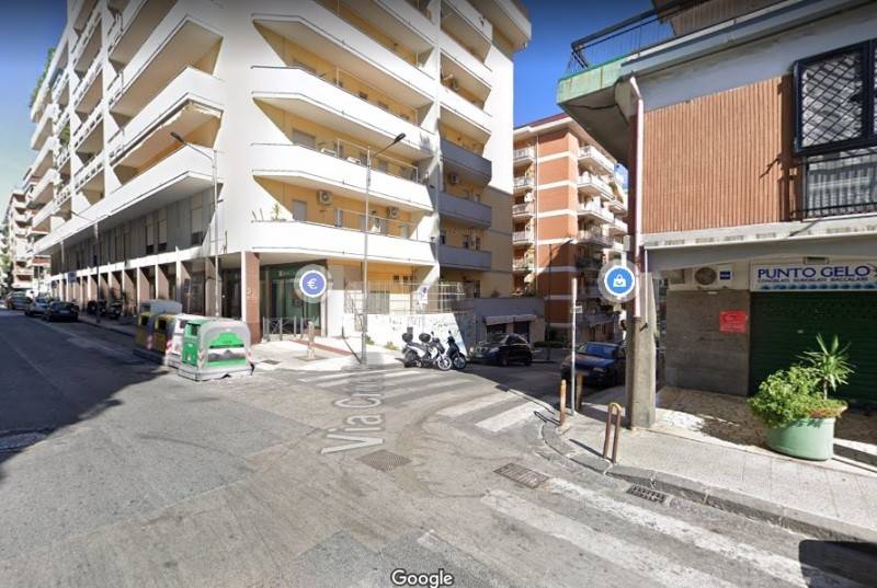 appartamento in vendita a Napoli in zona Chiaia