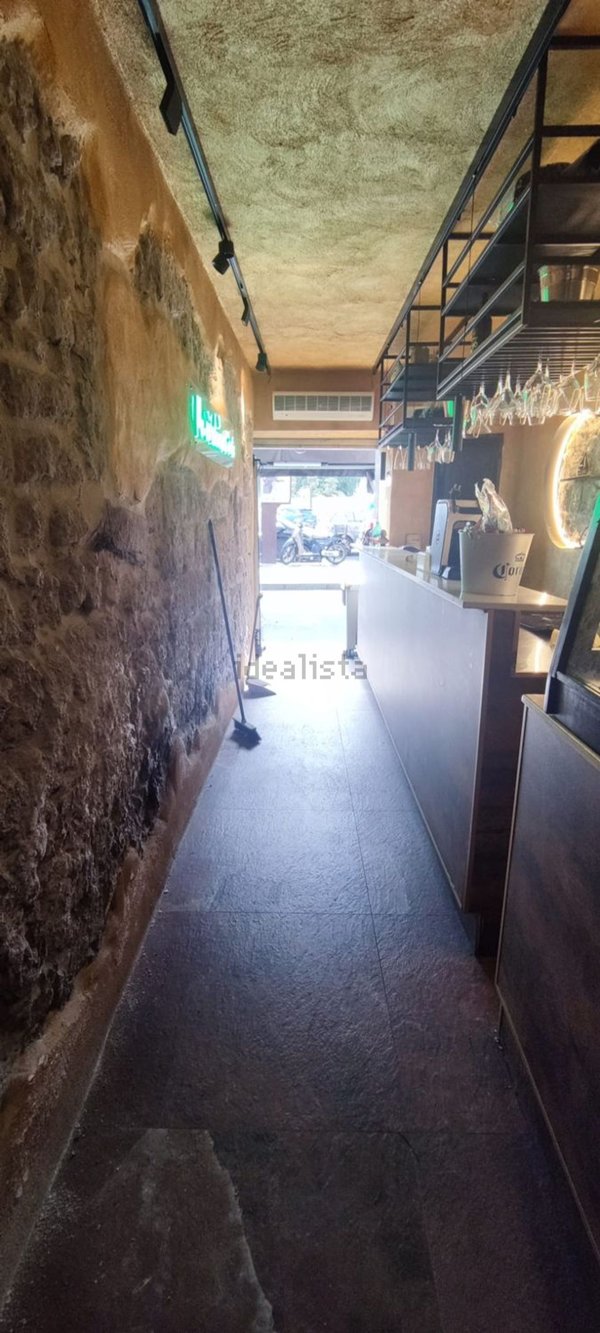 negozio in vendita a Napoli in zona Chiaia