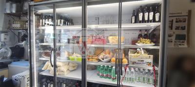negozio in vendita a Napoli in zona Fuorigrotta