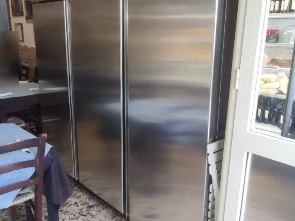 negozio in vendita a Napoli in zona Fuorigrotta