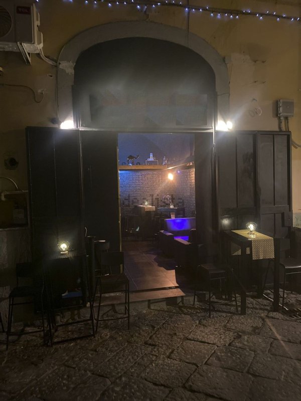negozio in vendita a Napoli in zona Chiaia