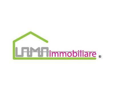 locale commerciale in vendita a Napoli in zona Poggioreale
