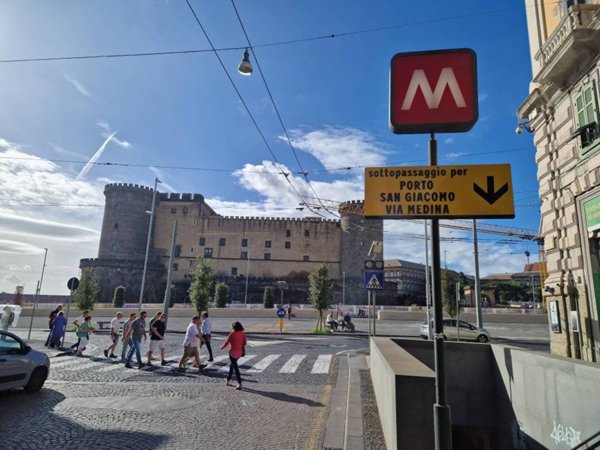 appartamento in vendita a Napoli in zona Porto