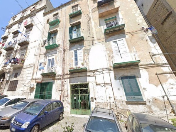 locale commerciale in vendita a Napoli in zona Stella