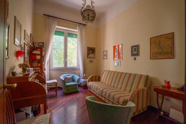 appartamento in vendita a Napoli in zona Chiaia