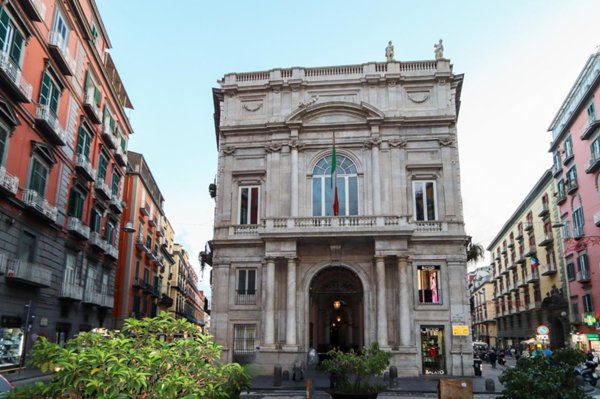 appartamento in vendita a Napoli in zona Stella