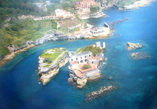 casa indipendente in vendita a Napoli in zona Posillipo