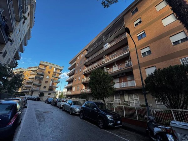 appartamento in vendita a Napoli in zona Capodimonte / Colli Aminei