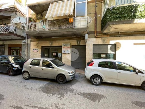 negozio in vendita a Napoli in zona Pianura