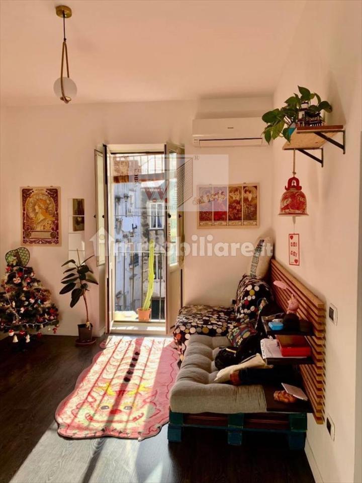 appartamento in vendita a Napoli in zona Vicaria